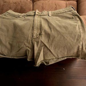 Juniors Arizona Jean Company Kaki Shorts Size 15